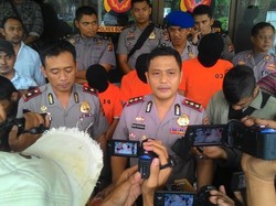 Terlalu! Sopir Angkot ini Simpan 39 Kg Ganja, Rumahnya pun Disatroni Polisi