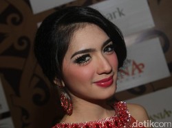 Curahan Hati Suami Angel Karamoy