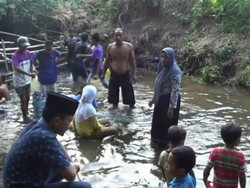 Penampakan Fenomena Semburan yang Bikin Heboh Warga