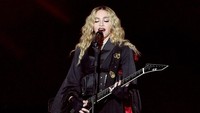 5 Hal yang Kamu Harus Tahu soal Biopik Madonna