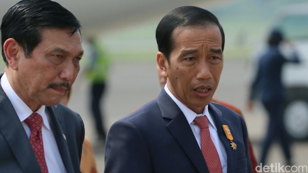 Foto: Deretan Purnawirawan Jenderal di Sekeliling Jokowi