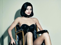 Berpose Seksi di Atas Kursi Roda, Kylie Jenner Dihujat