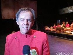 Guy Tunstill dari Adelaide dan Keluarganya ini Gemar Main Gamelan
