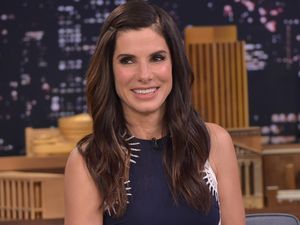 Rahasia Awet Muda Sandra Bullock, Facial Berbau Sperma Seharga Rp 9 Juta