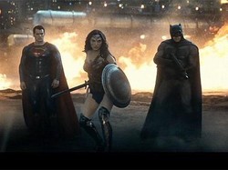 Film Batman v Superman Berdurasi Dua Setengah Jam