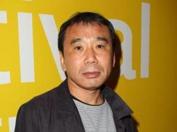 Haruki Murakami Terima Penghargaan Hans Christian Andersen