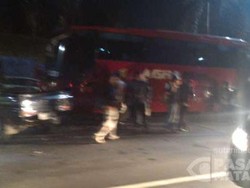 Bus Agra Mas Kecelakaan di Tol JORR Arah Jatiasih, Lalin Macet 2 Km