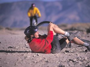 Kaya Kosakata, Ini Aneka Istilah Bahasa Jawa untuk Peristiwa Jatuh Kaya Kosakata, Ini Aneka Istilah Bahasa Jawa untuk Peristiwa Jatuh