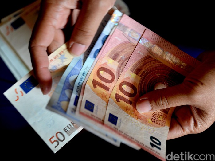 Menghitung mata uang Euro