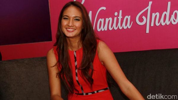 Nadine Chandrawinata Makin Eksotis Aja!