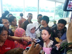 Menteri Rini Sambangi DPR Bahas Pansus Pelindo II