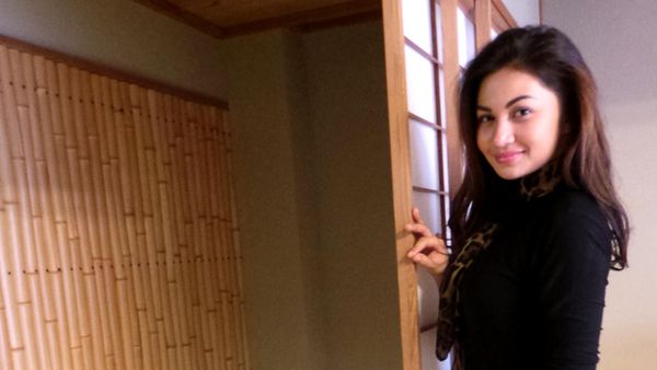 Seksinya Ariel Tatum di Rumah Tradisional Jepang