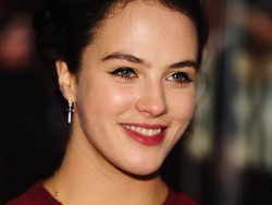 Kisah Pedih Jessica Brown Findlay Harus Tinggalkan Balet