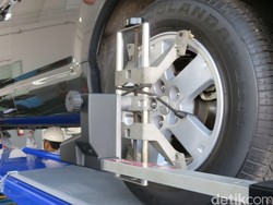 Ini Beberapa Penyebab Ban Mobil Cepat Aus