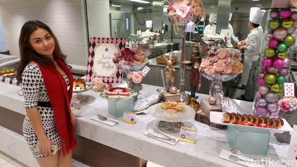 Menikmati Sore di Jepang ala Ariel Tatum