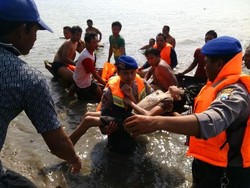 Seorang Anak di Lamongan Tewas Terseret Ombak Saat Asyik Memancing