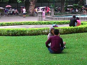 Tak Boleh Berjualan di Taman Suropati, Ke Mana PKL Direlokasi?