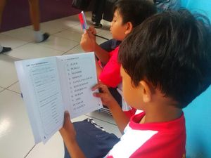 Studi: Anak yang Lahir Telat Memiliki Prestasi Lebih Bagus di Sekolah