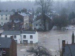 Badai Desmond Sebabkan Alat Transportasi di Kota Inggris Berhenti