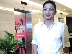 Jawaban Pasha Ungu Soal Foto Mesra Mirip Dirinya dengan Angel Karamoy