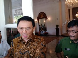 Ahok: Uber Cuma Klaim Dapat Lampu Hijau, Tangkap Saja Kalau Beroperasi!