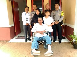 Dibantu Kapolres Cianjur, Penyandang Disabilitas Ini Tinggalkan Rumah Gubuk