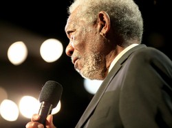 Morgan Freeman Nyaris Jadi Korban Kecelakaan Pesawat