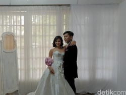 Nina Zatulini Jadi Bunglon di Foto Prewedding
