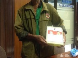 Kotak Makanan Dinsos Bergambar Risma-Whisnu, Ini Pengakuan Petugas di Lapangan