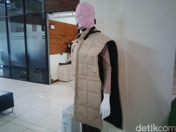 Desember: Nasib Penemu Rompi Antikanker yang Digantung