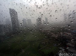 Pekan ini Curah Hujan Meningkat, Waspada Banjir dan Pohon Tumbang