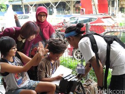 Reza Rahadian dan Bunga Citra Lestari Masuk ke Hutan!