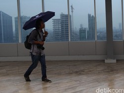 Hujan Lebat Diprediksi Guyur Sumatera Hingga NTT, Masyarakat Diimbau Waspada