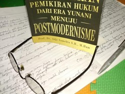 Menggugat Kepastian Hukum, Memburu Keadilan