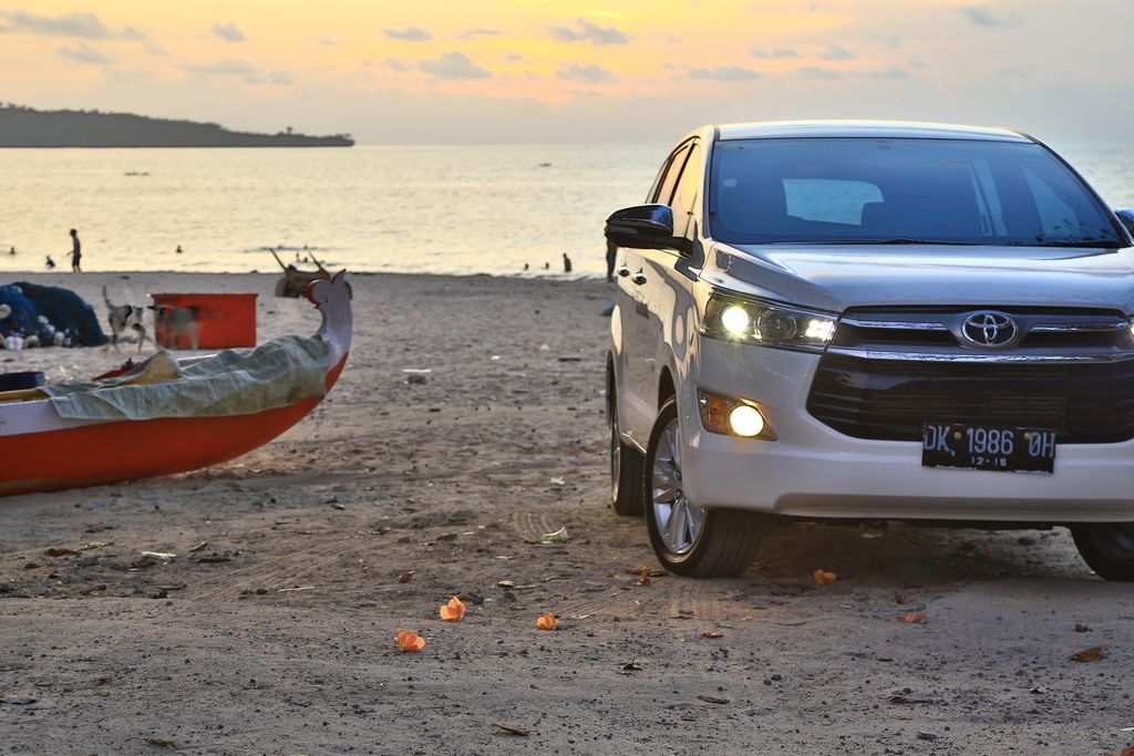 Test drive toyota kijang innova model terbaru di Bali