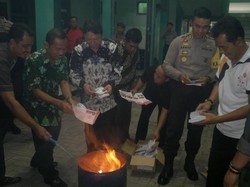 Ratusan Surat Suara Rusak Dimusnahkan KPU Sidoarjo