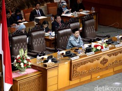 Anggota F-PDIP Ini Terbang dari Semarang Hadir Paripurna, Ternyata Ditunda