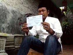 Seorang Diri, Cawali Independen Kota Pasuruan Nyoblos ke TPS Sendirian