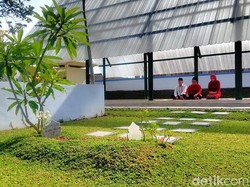 Sebelum Nyoblos, Calon Bupati Banyuwangi Anas Pilih Nyekar