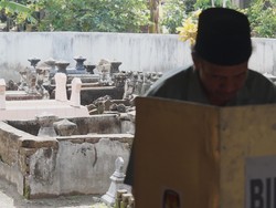 Hii... TPS di Bantul ini Malah Digelar di Lokasi Pemakaman