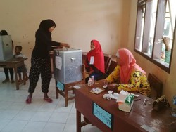Pasca Rusuh, Pemilih di TPS Wilayah Tambang Emas Didominasi Perempuan