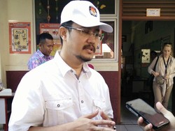 Komisioner KPU RI Tinjau Pemungutan Suara di Tangerang Selatan