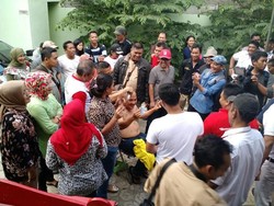 Cukur Gundul dan Pukul Gong, Pendukung Idris Pradi Bersuka Cita