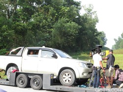 BCL dan Reza Rahadian Tersesat di dalam Hutan