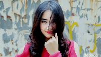 Cantik Berbaju Pink, Nadya Arina Bikin Pria Jatuh Hati!