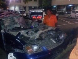 Tabrak Fuso di KM 6 Tol Dalam Kota Arah ke Cawang, Baleno Rusak Parah