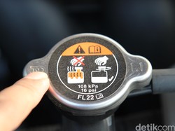 Cek Tutup Air Radiator Sebelum Overheat