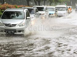 Mesin Diesel Kuat Terabas Banjir, Fakta atau Mitos?