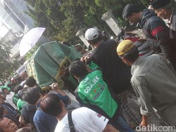 Pengacara: Pelaku Penusukan Driver Go-Jek Tak Terkait Karaoke NAV