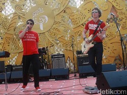 Andini Nangis Berduet dengan Arkarna